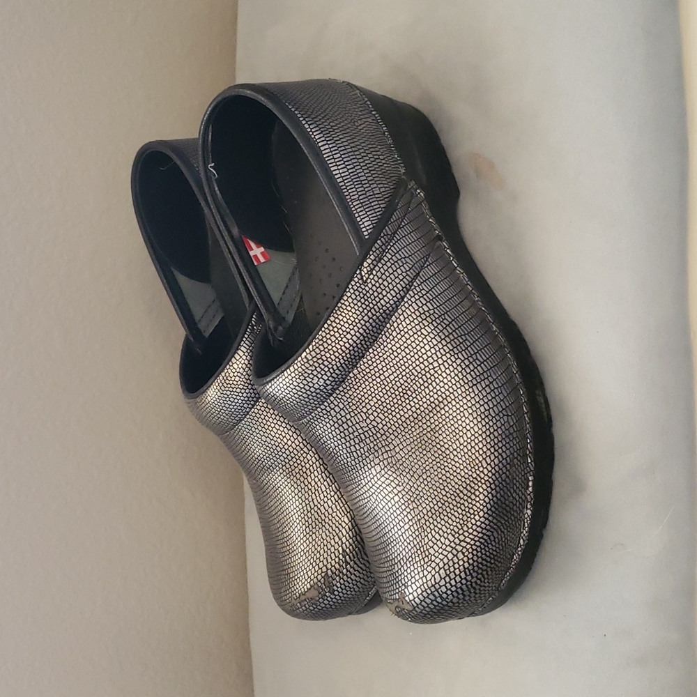 Sanita clogs